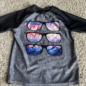 Boys Old Navy Kids Swim Rash Guard with Sunglasses and Shark Print, Size M (8)